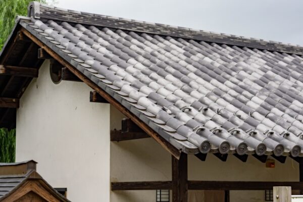 瓦屋根の改修工事|必要性や種類、改修工事における重要ポイントを徹底解説