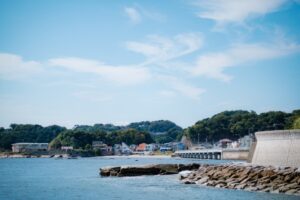 海沿いの屋根が抱える特有のリスクとは?