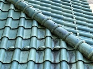 神石高原町で屋根葺き替えが必要となるタイミング