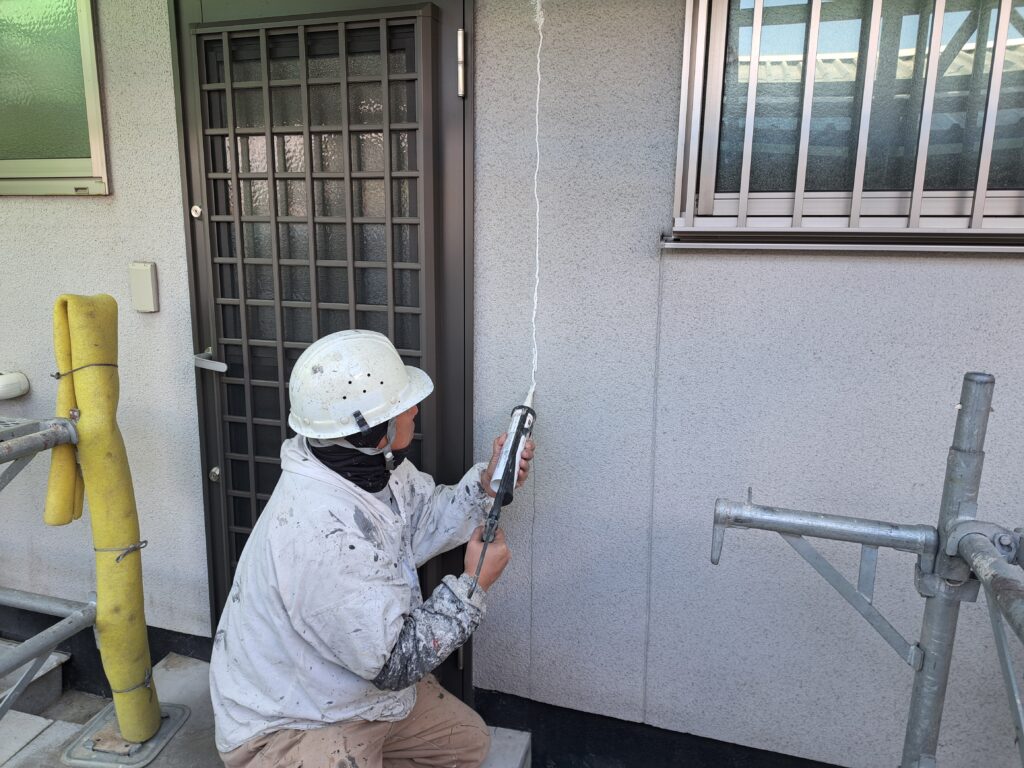 ④ひび割れを補修します。